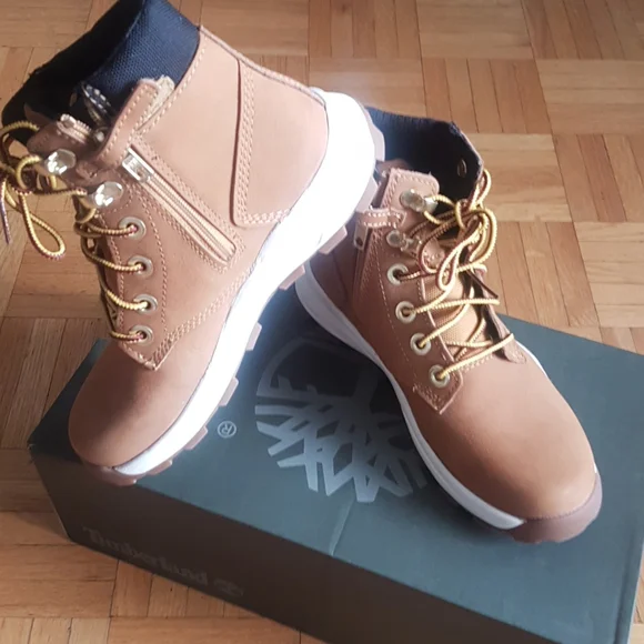 Brand new youth  Timberland Brooklyn sneaker boot wheat Nubuck - Picture 2 of 6